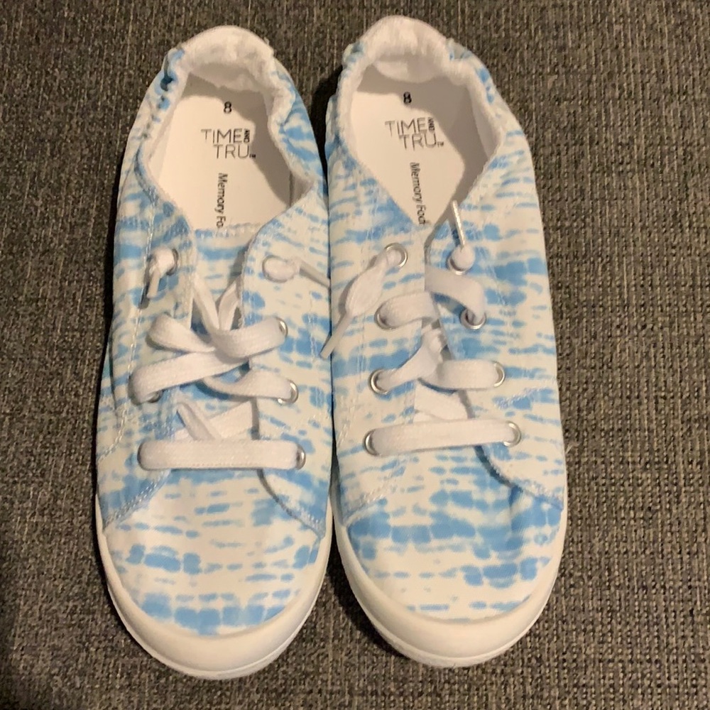 Women’s shoes